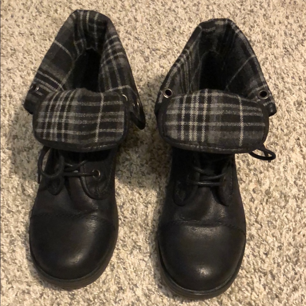 Arizona Black and Gray Ankle Booties